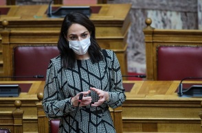 Η υφυπουργός Εργασίας και Κοινωνικών Υποθέσεων, Δόμνα Μιχαηλίδου