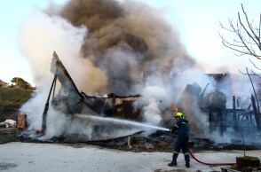 Φωτιά στη Ραφήνα  