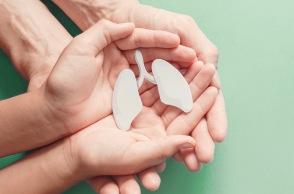 Στη μάχη κατά της COVID-19 ένα κοινό αποχρεμπτικό φάρμακο