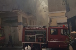 Φωτιά σε κτίριο στην οδό Κτενά