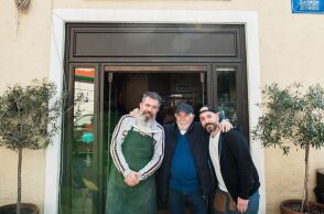 Ο κ. Τάκης Παπαδόπουλος με τους δύο γιους του Αρτέμη και Θοδωρή