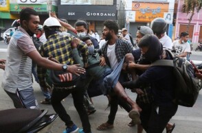 Διαδηλώσεις κατά του πραξικοπήματος στη Μιανμάρ