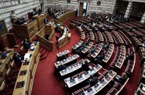 Συζήτηση επικαίρων ερωτήσεων την "ΩΡΑ ΤΟΥ ΠΡΩΘΥΠΟΥΡΓΟΥ", στην Ολομέλεια της Βουλής με θέμα τα φαινόμενα αστυνομικής βίας, στον απόηχο των διαδοχικών επεισοδίων στη Νέα Σμύρνη