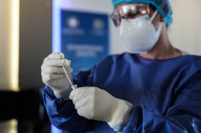 Ο υπουργός Επικρατείας Γιώργος Γεραπετρίτης μίλησε για τα self test και περιέγραψε τους άξονες πάνω στους οποίους κινείται η κυβερνητική στρατηγική για την αντιμετώπιση της πανδημίας