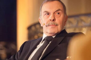 Γιάννης Αγγελικούσης, Έλληνας εφοπλιστής - Μπήκε στο νοσοκομείο