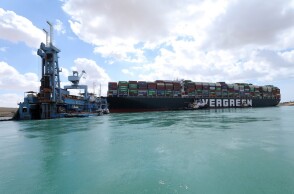 Το πλοίο EverGiven στη διώρυγα του Σουέζ