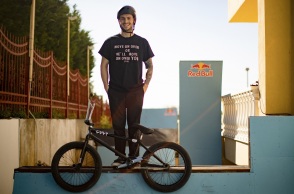 Γιώργος Νταβουτιάν