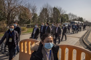 Μέλη του Παγκόσμιου Οργανισμού Υγείας στην Ουχάν