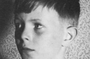 Ο David Bowie σε νεαρή ηλικία