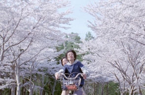 Στιγμιότυπο από την ταινία του Χιροκάζου Κόρε Έντα «Η μικρή μας αδερφή» 