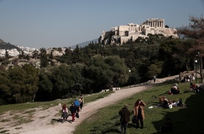 Βόλτα με ηλιοφάνεια στο κέντρο της Αθήνας