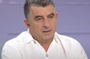 Γιώργος Καραϊβάζ