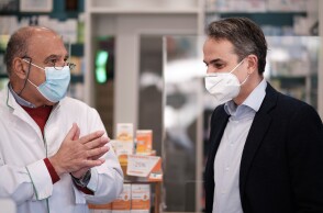  Επίσκεψη Κυριάκου Μητσοτάκη σε φαρμακείο το Σάββατο 