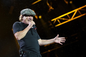 Ο Μπράιαν Τζόνσον των AC/DC ετοιμάζει την νέα του αυτοβιογραφία