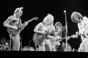 Οι Crosby, Stills, Nash & Young σε συναυλία στο στάδιο Γουέμπλεϊ, Λονδίνο, 1974