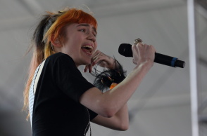 Η διάσημη τραγουδίστρια Grimes