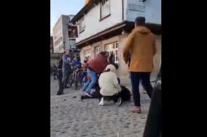 Συμπλοκή έξω από παμπ στη Βρετανία