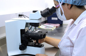 Εργαστήριο (ΦΩΤΟ ΑΡΧΕΙΟΥ) - Νέα δεδομένα για τη βρετανική μετάλλαξη