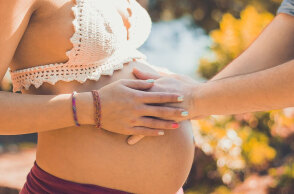 Έγκυος (ΦΩΤΟ ΑΡΧΕΙΟΥ) - Σύσταση από τους ειδικούς στη Μεγάλη Βρετανία να γίνεται το εμβόλιο της Pfizer και της Moderna στην εγκυμοσύνη