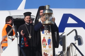 Άγιο Φως: Η άφιξή του από τα Ιεροσόλυμα