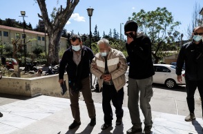 Ο 76χρονος φερόμενος ως δράστης της δολοφονίας του 48χρονου γιού του στο Κορωπί