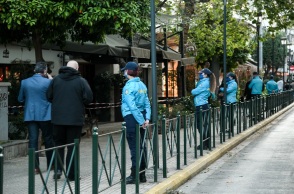 Επιχείρηση της Αστυνομίας στην οδό Βεάκη στο Περιστέρι