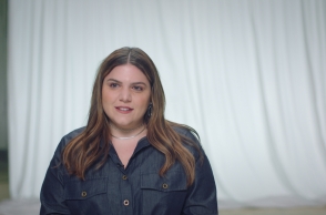 Η Δανάη Μπάρκα στην καμπάνια του Dove