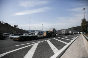 Πάσχα - Μετακινήσεις: Σε ισχύ τα νέα έκτακτα μέτρα με συγκεκριμένες εξαιρέσεις για τη μετακίνηση εκτός νομού