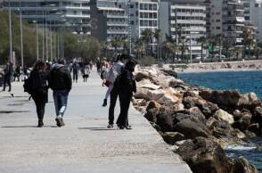 ΒΟΛΤΑ ΣΤΗ ΠΑΡΑΛΙΑ ΤΟΥ ΦΑΛΗΡΟΥ