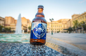 Μπίρα Fix στην πλατεία Κοτζιά