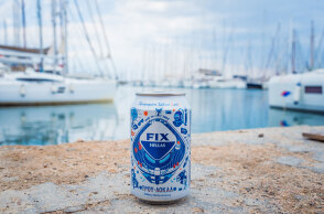 Μπίρα Fix στη Μαρίνα Ζέας