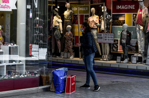 ΣΤΙΓΜΙΟΤΥΠΑ ΑΠΟ ΤΗΝ ΑΓΟΡΑΣΤΙΚΗ ΚΙΝΗΣΗ ΚΑΤΑ ΤΗΝ ΕΝΑΡΞΗ ΤΟΥ ΝΕΟΥ ΩΡΑΡΙΟΥ ΤΩΝ ΚΑΤΑΣΤΗΜΑΤΩΝ ΓΙΑ ΤΗΝ Μ.ΕΒΔΟΜΑΔΑ-ΕΡΜΟΥ