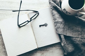 Anthony Horowitz, «Οι Φόνοι του Νυχτολούλουδου», εκδόσεις Διόπτρα