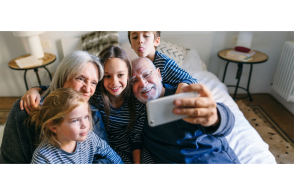 Facebook Get Digital: Oδηγοί, πόροι και ένας κύκλος δωρεάν σεμιναρίων που οργανώνονται από το Χαμόγελο του Παιδιού για την ανάπτυξη των απαιτούμενων δεξιοτήτων.