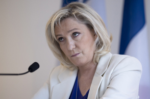 Αντιδράσεις στη Γαλλία με την επιστολή στρατιωτικών υπέρ της Λεπέν