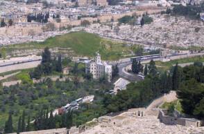 Ιεροσόλυμα - Πανοραμική άποψη της πόλης όπου διακρίνεται ο Τάφος της Παναγίας, ο κήπος της Γεσθημανή και το Όρος των Ελαίων