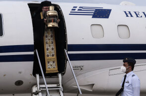Στην Αθήνα το Άγιο Φως από τα Ιεροσόλυμα