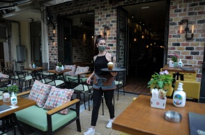 Μουσική στην εστίαση και επέκταση ωραρίου ζητούν επτά βουλευτές της Νέας Δημοκρατίας – Ολόκληρη η επιστολή τους προς τον Νίκο Χαρδαλιά.