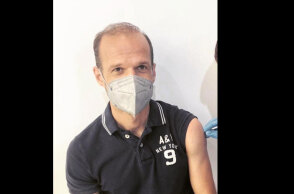 Άγγελος Μπασινάς - Άλλαξε το ραντεβού για να κάνει εμβόλιο AstraZeneca