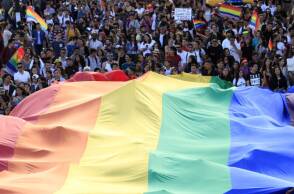 Η κοινότητα LGBTQ γιορτάζει τον εορτασμό του Gay Pride παγκοσμίως ως μέρος του εορτασμού της Ημέρας Υπερηφάνειας