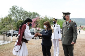 Η Πρόεδρος της Δημοκρατίας, Κατερίνα Σακελλαροπούλου, στο Άστρος για τον εορτασμό της 198ης επετείου της Β' Εθνοσυνέλευσης