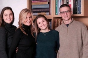 Η φωτογραφία του Κυριάκου Μητσοτάκη για τη Γιορτή της Μητέρας