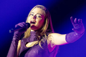 Eurovision 2021: Η Στεφανία Λυμπερακάκη στην πρόβα του «Last Dance» στο Ρότερνταμ © EBU/ANDRES PUTTING 