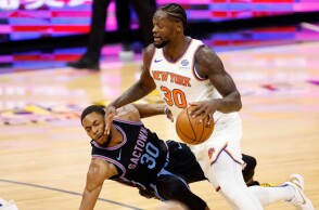 Ο Τζούλιους Ραντλ με τη φανέλα των Knicks