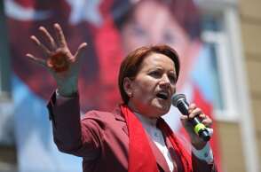 Μεράλ Ακσενέρ