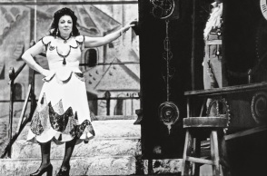 Η Γιολάντα ντι Τάσσο στην «Ισπανική ώρα» του Μωρίς Ραβέλ στο Θέατρο Ολύμπια, 1972-73. Φωτο: Aρχείο ΕΛΣ - Ηνωμένοι Φωτορεπόρτερ