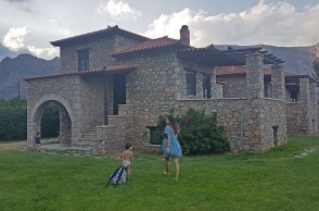 Family Hotels Greece: Πάρε τα παιδιά και τρέχα!