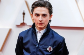 Ο Τιμοτέ Σαλαμέ στο κόκκινο χαλί της 92ης τελετής απονομής Όσκαρ, το 2020