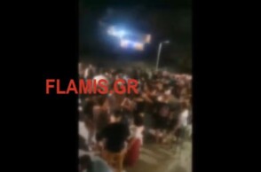 Συνωστισμός στις σκάλες της Γεροκωστοπούλου στην Πάτρα