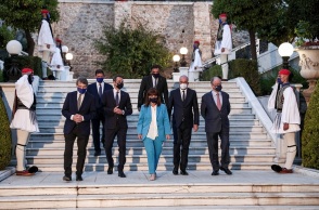 Επίσημο δείπνο στο Προεδρικό Μέγαρο για την επαίτιο των 40 χρόνων απο την ένταξη της Ελλάδας στην Ευρωπαική Ένωση